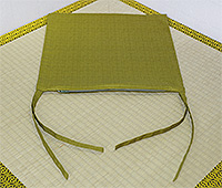 すし店カウンター椅子用の固定用ひも付き座布団カバー